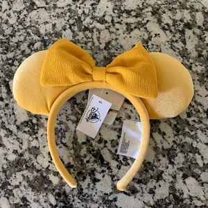 Brand new official Disneyland yellow Minnie Ears